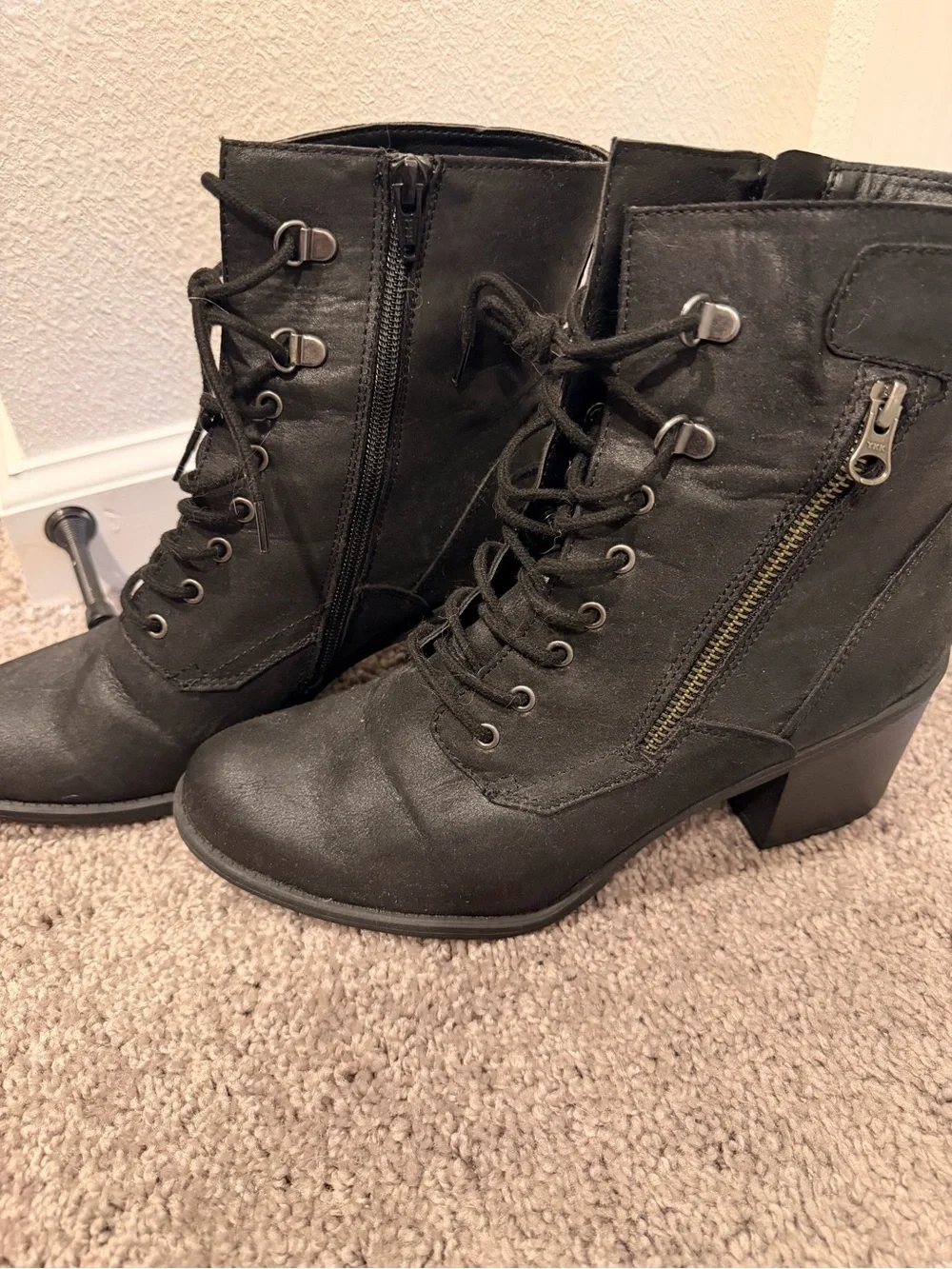 White Mountain Black Lace Up Ankle Boots Size 11